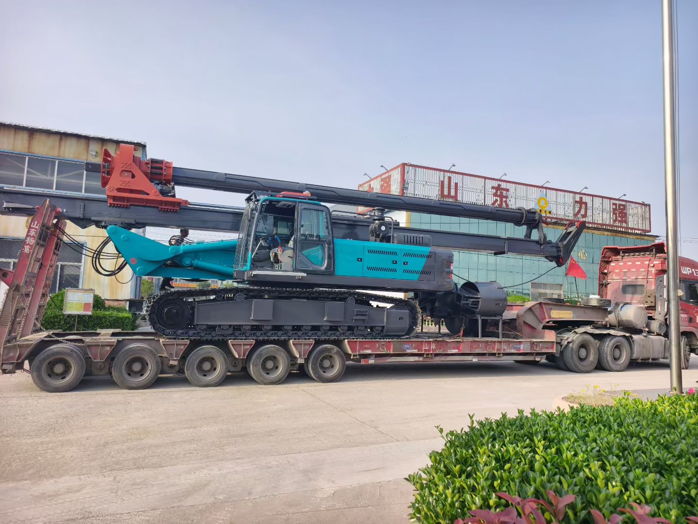 深耕桩工机械｜山东力强机械：高品质旋挖钻机，助力基建高效施工